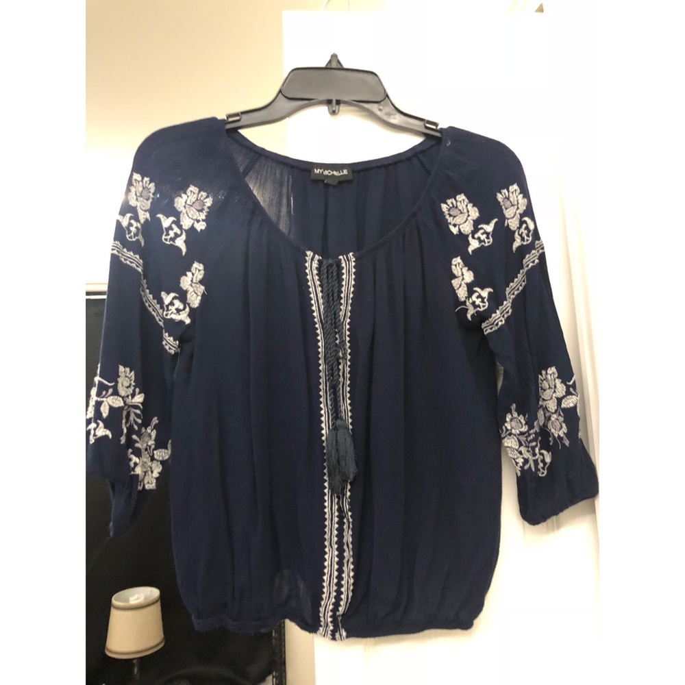 Cute blouse